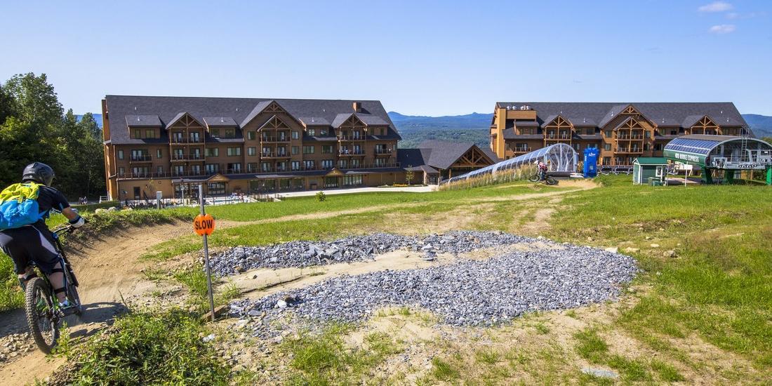 Burke Mountain Hotel And Conference Center Bagian luar foto