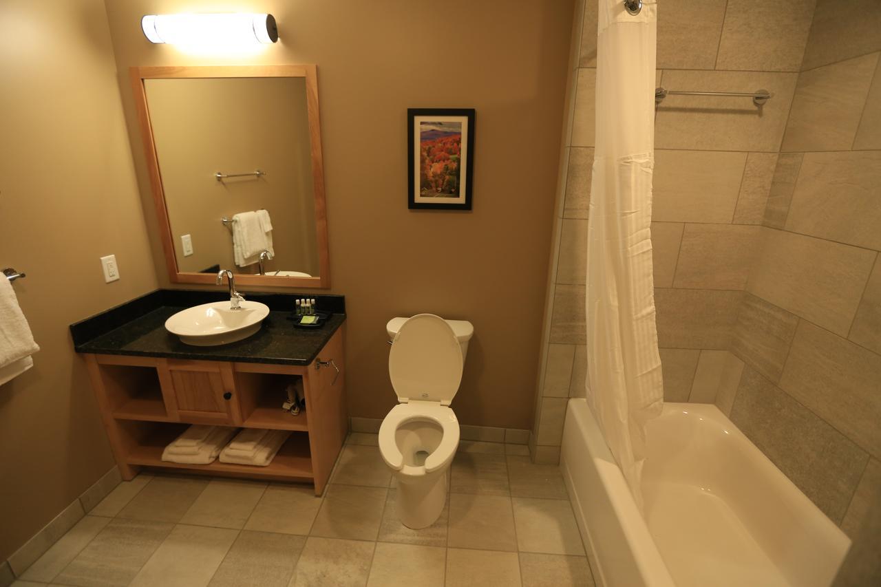 Burke Mountain Hotel And Conference Center Bagian luar foto
