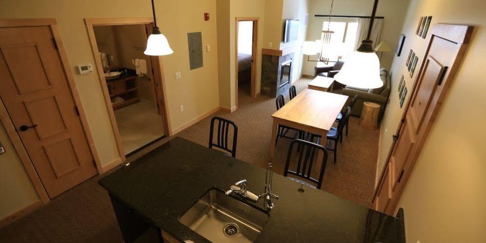 Burke Mountain Hotel And Conference Center Bagian luar foto